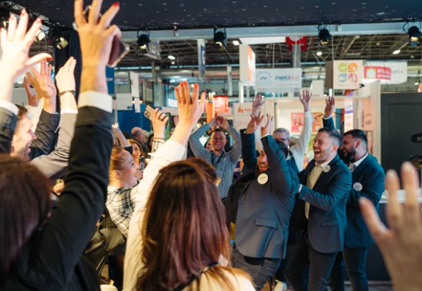 Franc succès au salon de la franchise Expo Paris 2024 de Primo Conciergerie. Toute l'équipe est en joie.