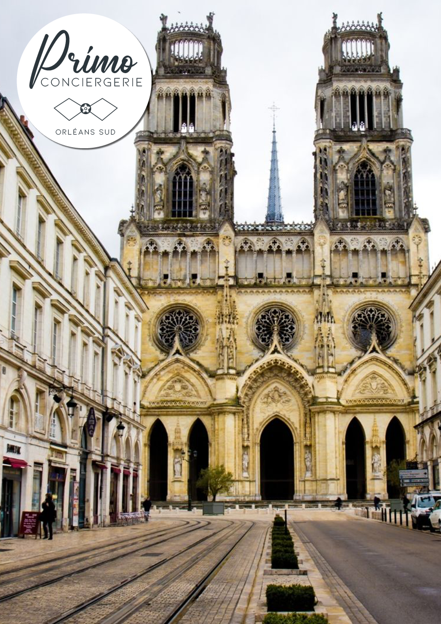 Cathédrale d'Orléans avec ses deux tours imposantes.