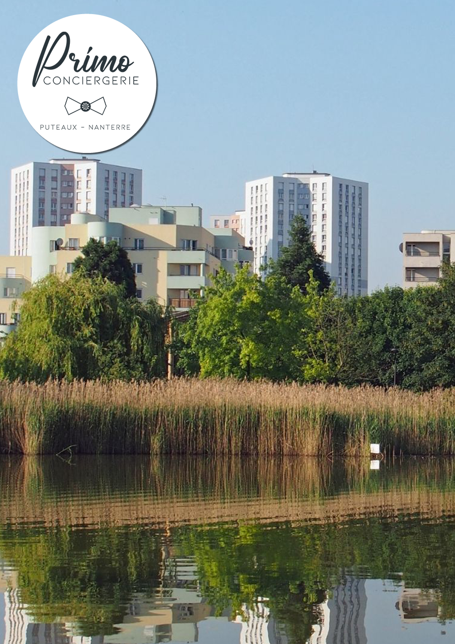 Vue sur les espaces verts et les immeubles modernes de Puteaux - Nanterre.