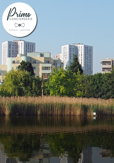 Vue sur les espaces verts et les immeubles modernes de Puteaux - Nanterre.